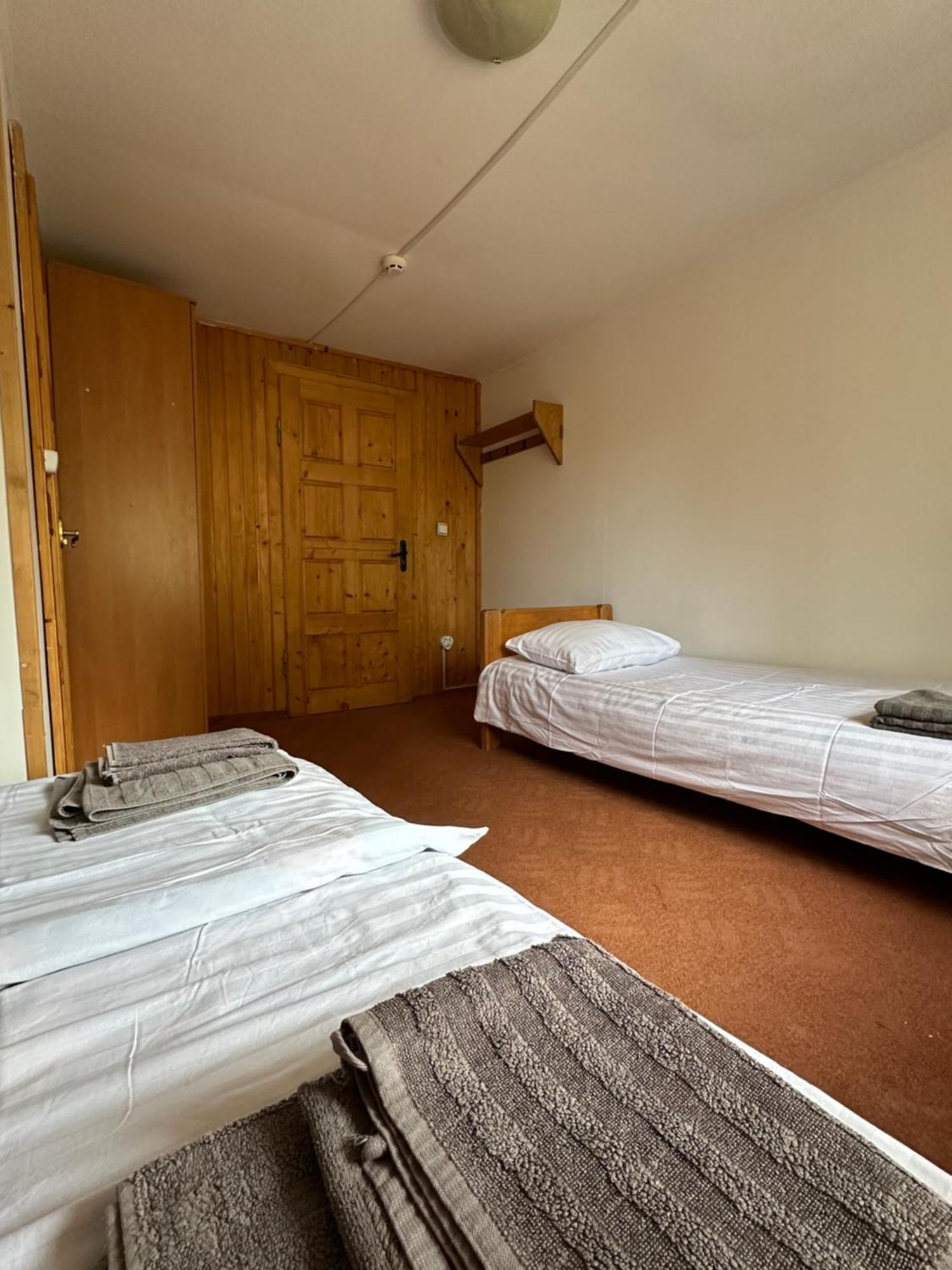 Plai Hotel ดราโฮบรัท ภายนอก รูปภาพ
